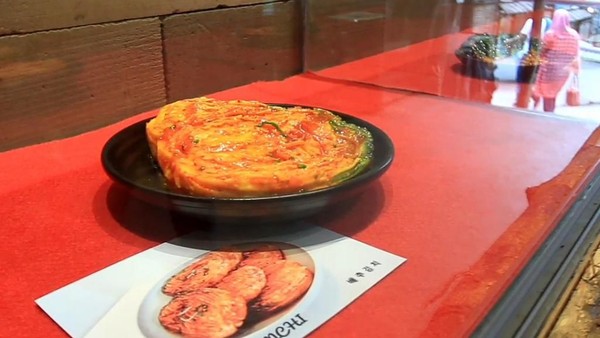 Tak hanya itu, makanan dan minuman tradisional khas negara-negara Asia Afrika juga ada. Cocok banget nih! (Wisma Putra/detikcom) Tak hanya itu, makanan dan minuman tradisional khas negara-negara Asia Afrika juga ada. Cocok banget nih! (Wisma Putra/detikcom)