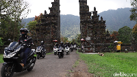 Peserta touring berhenti sejenak untuk menikmati keindahan Handara Resort yang menjadi salah satu destinasi tujuan populer di Bali. Di sana bikers menikmati keindahan Handara Gate yang disebut-sebut sebagai gerbang menuju khayangan atau surga karena keindahannya. Sebelum memasuki Handara Resort, bikers disuguhi hawa dingin di kawasan Bedugul. Udara dingin mulai terasa merasuki badan dan tangan bikers.
