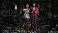 Perlu diketahui juga banyak anak-anak di Indonesia yang putus sekolah karena tidak memiliki biaya. Berdasarkan data Kemristekdikti, saat ini masih ada 12% anak miskin yang belum mendapatkan beasiswa.