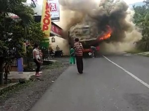 Bus Rombongan Ziarah Terbakar di Ciamis, Penumpang Selamat