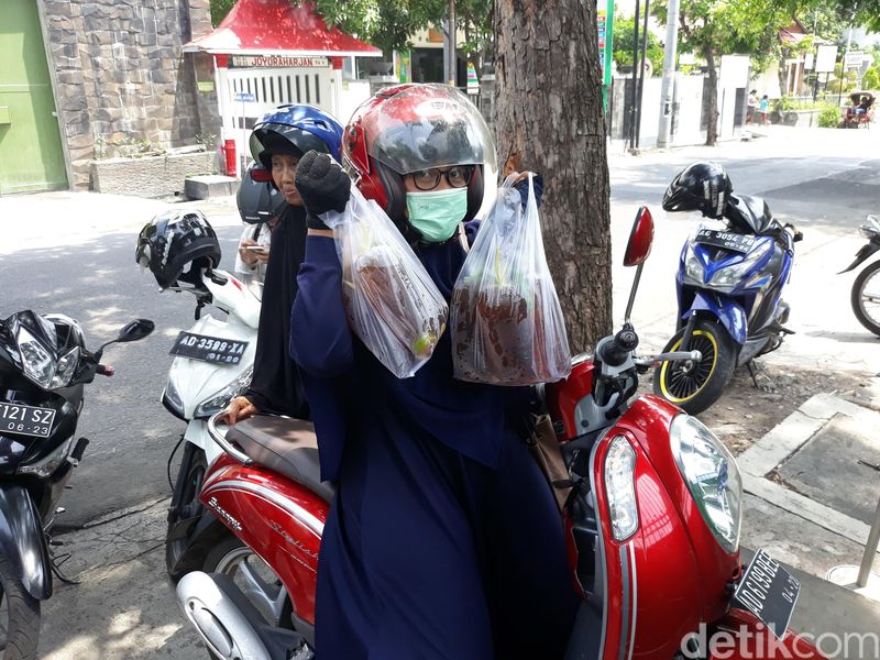 rahasia racikan es teh warsinem yang viral