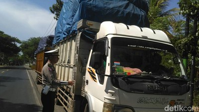 Wow! Truk Obesitas Bikin Rugi Negara Rp 43 Triliun