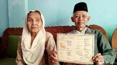 Bikin Baper! Ini Kakek-Nenek Romantis di KA Prameks yang Viral