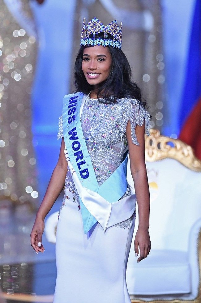 Dalam situs Miss World 2019 ditulis, Toni-Ann Singh merupakan mahasiswi psikologi di Florida State University yang bercita-cita menjadi dokter.  Foto: DANIEL LEAL-OLIVAS / AFP