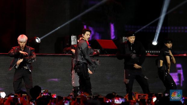 EXO Buka-bukaan Soal Waktu Lowong, Jawaban Suho Manis Banget!