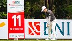 Aksi Pegolf Berburu Juara di BNI Indonesian Masters 2019