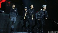 Boy group di bawah naungan SM Entertainment ini memamerkan kemampuan vokal mereka di hadapan EXO-L.