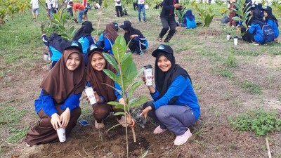 Penghijauan Wisata Alam Geopark Ciletuh