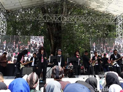 Elek Yo Band Meriahkan Nitilaku UGM
