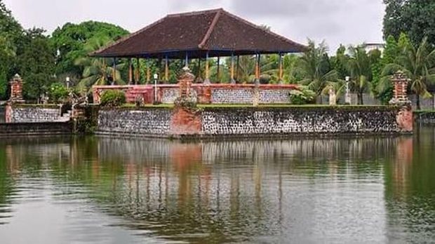 Diterjang Hujan Angin, Cagar Budaya di Mataram Ambruk