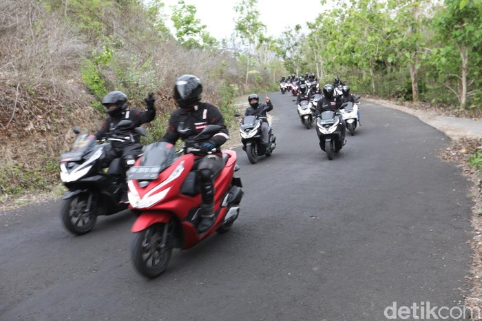 Touring Honda PCX di Bali, Minggu (15/12/2019)