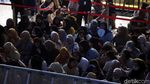 Potret Kpopers Menanti Aksi EXO di HUT Transmedia