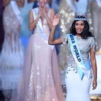 Miss Jamaica World 2019 Toni-Ann Singh sukses mengalahkan empat pesaingnya yaitu Miss India, Miss Nigeria, Miss India, Miss Brazil dan Miss France yang melaju ke babak top 5. Toni-Ann Singh disebut sebagai pemenang saat pengumuman juara Miss World 2019 dilakukan oleh pimpinan organisasi Miss World Julia Evelyn Morley. Foto: DANIEL LEAL-OLIVAS / AFP