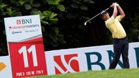 Pegolf Thailand Gunn Charoenkul melakukan tee off di pada putaran 3 BNI Indonesian Masters 2019 di Royale Jakarta Golf Club. Istimewa/BNI