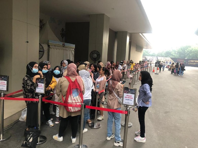 EXO-L sudah mengantre (Foto: ist) EXO-L sudah mengantre (Foto: ist)