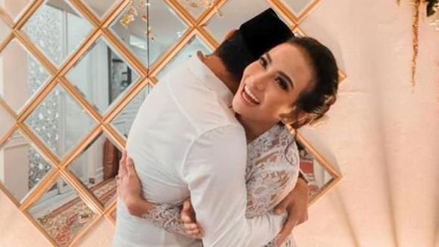 Vanessa Angel Menikah, Feby Febiola Hampir Ungkap Suami Sang Sahabat