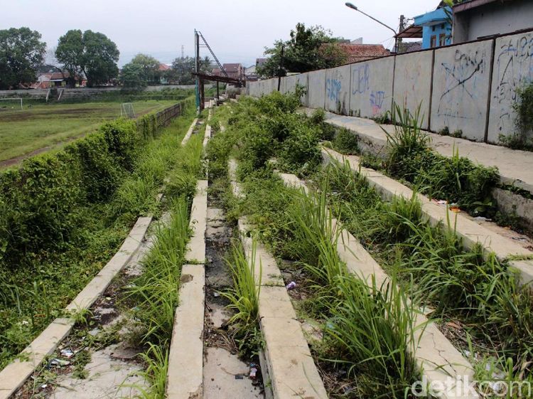 Bak Stadion Berhantu, Begini Kondisi Stadion Sangkuriang