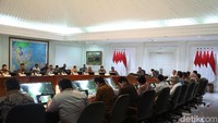 Ratas tersebut digelar di Kantor Presiden, Jakarta, Senin (16/12/2019).