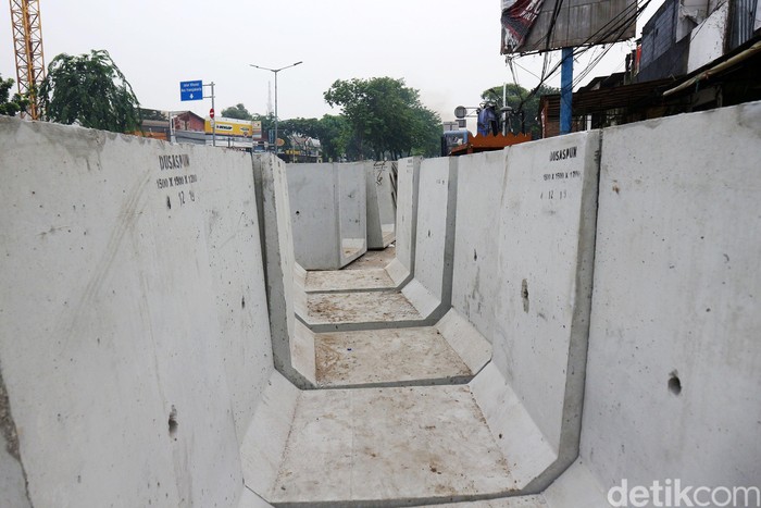 Perbaikan Saluran Air untuk Atasi Banjir di Rawamangun