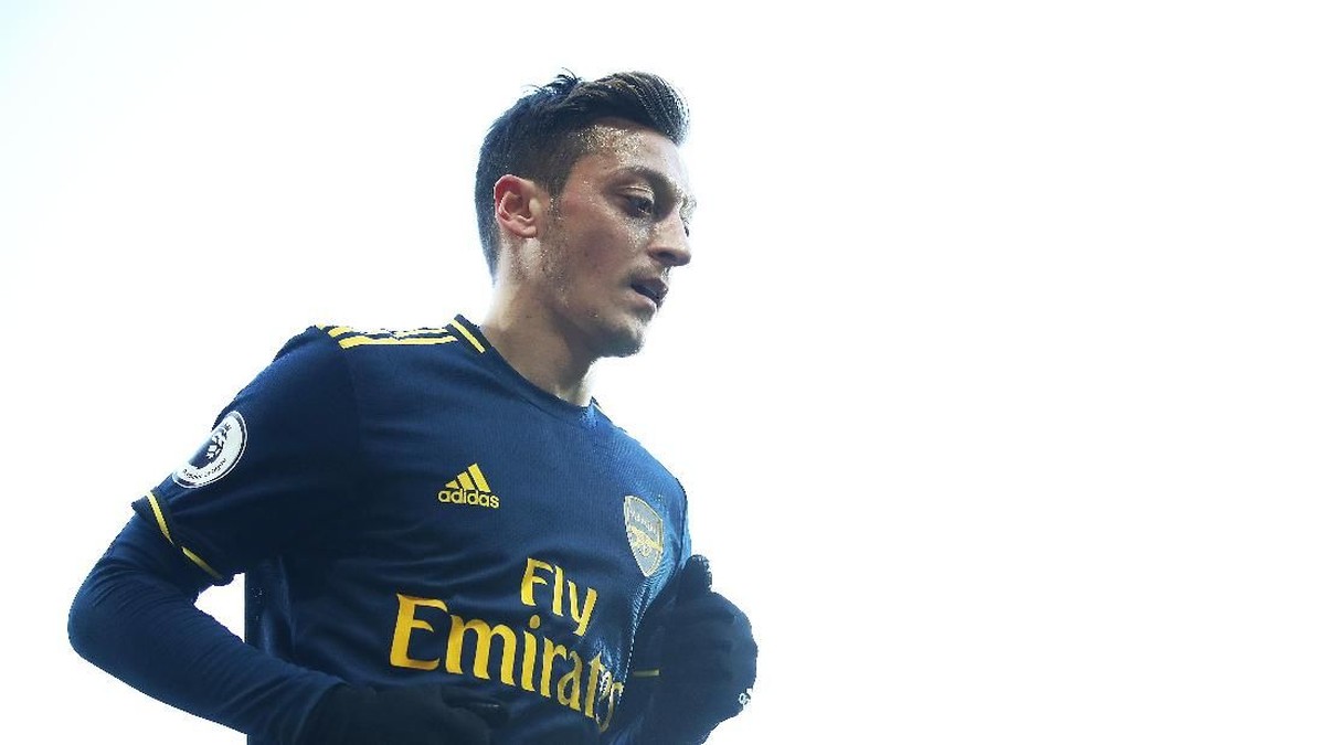 Mesut Oezil mengunggah pesan antiterorisme di media sosialnya. (Foto: Julian Finney/Getty Images)