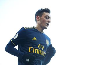 Oezil Bela Muslim Uighur, China Ultimatum Arsenal