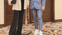 Sering dikritik netizen karena dianggap terlalu dekat, Sarwendah dan Betrand memang akrab dan dekat sejak dulu. Sudah dianggap seperti anak sendiri, Sarwendah maupun Betrand sering bagikan momen kebersamaan mereka di Instagram. Foto: Instagram @sarwendah29