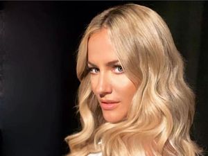 Caroline Flack, Pembawa Acara Love Island Meninggal Dunia