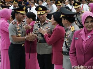 Ekspresi Listyo Sigit Usai Dilantik Menjadi Kabareskrim