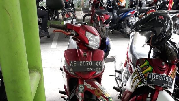 Motor misterius yang sudah parkir berbulan-bulan di Bandara Adi Soemarmo