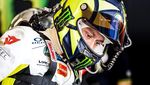 Senyum Semringah Rossi Usai Finis Ketiga di Balapan Mobil