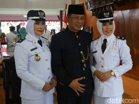 Wabup Blitar didampingi dua istrinya/