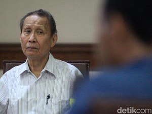 Terbukti Suap Eks Dirut PTPN III, Pengusaha Pieko Divonis 16 Bulan Penjara