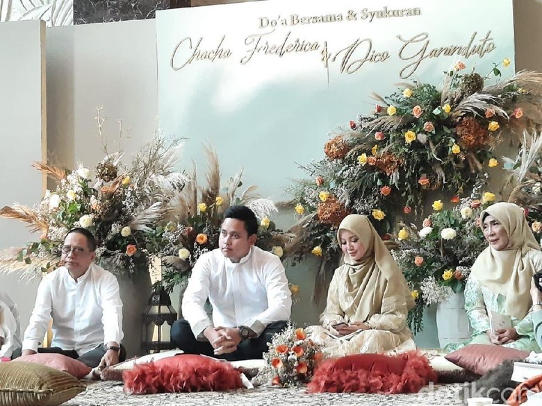 Foto: Pengajian 4 Bulanan Chacha Frederica (Hanif/detikHOT) Foto: Pengajian 4 Bulanan Chacha Frederica (Hanif/detikHOT)