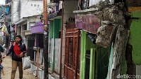 Pihak kontraktor dan Sudin SDA Jakarta Timur bakal segera melakukan perbaikan rumah warga tersebut.