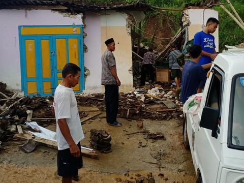 Longsor dan Puting Beliung Rusak Kios dan Rumah di Wonogiri