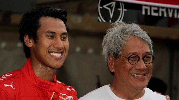 Tutup Tahun, Sean Gelael Reli Bareng Ayahnya