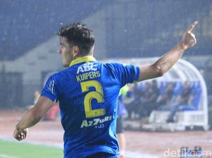 Semprotan Luis Milla yang Bikin Persib Bandung Bangkit