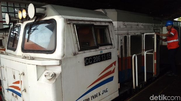 Sambut Libur Nataru, Daop Cirebon Siagakan 2 Lokomotif Cadangan