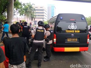 Video: Polisi Pastikan Tak Ada Ledakan di Dekat Masjid Istiqlal
