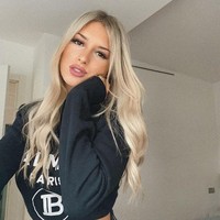 Model Agustina Gandolfo populer sejak ia berkencan dengan bintang sepakbola Inter Milan Lautaro Martinez. Agustina pun disebut sebagai salah satu WAGs tercantik. Foto: Instagram
