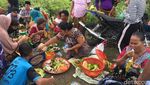 Potret Tradisi Mandi Bareng Warga Sulawesi Barat