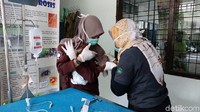 Meutya menjelaskan pihaknya akan segera membawa ke pusat rehabilitasi mengingat di Riau tidak memiliki faslitas tersebut. Di pusat rehabilitasi, akan ada yang memantau ketiga anak orang utan ini selama 24 jam.