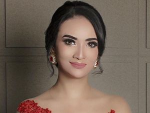 Vanessa Angel Menikah, Pamer Foto Genggaman Tangan dengan Suami