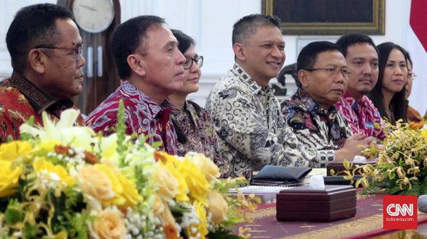 Iwan Bule dan pengurus PSSI bertemu Presiden Jokowi.