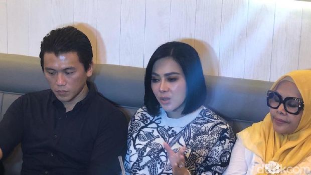 Reino Barack dan Syahrini