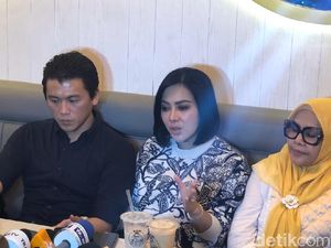 Jarang Manggung, Syahrini Fokus Urus Suami Selama Satu Tahun
