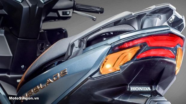 Tampak belakang Honda Air Blade 150