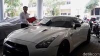 Menurut Kapolda Jatim Irjen Luki Hermawan, ada kemungkinan mobil yang diamankan akan bertambah.