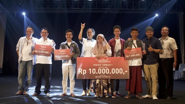 Putri Ayudya Berbagi Semangat Teater di Kudus