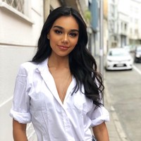 Selain menjadi Miss Chile 2019, Geraldine Gonzalez juga membawa pulang gelar Miss Popularity pada malam finalnya. Foto: Instagram @geraldinegonzam